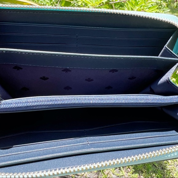 Kate Spade Large Wallet - Picture 3 of 5